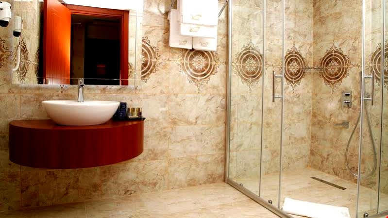 Hotel Grand Vuslat Trabzon Esterno foto