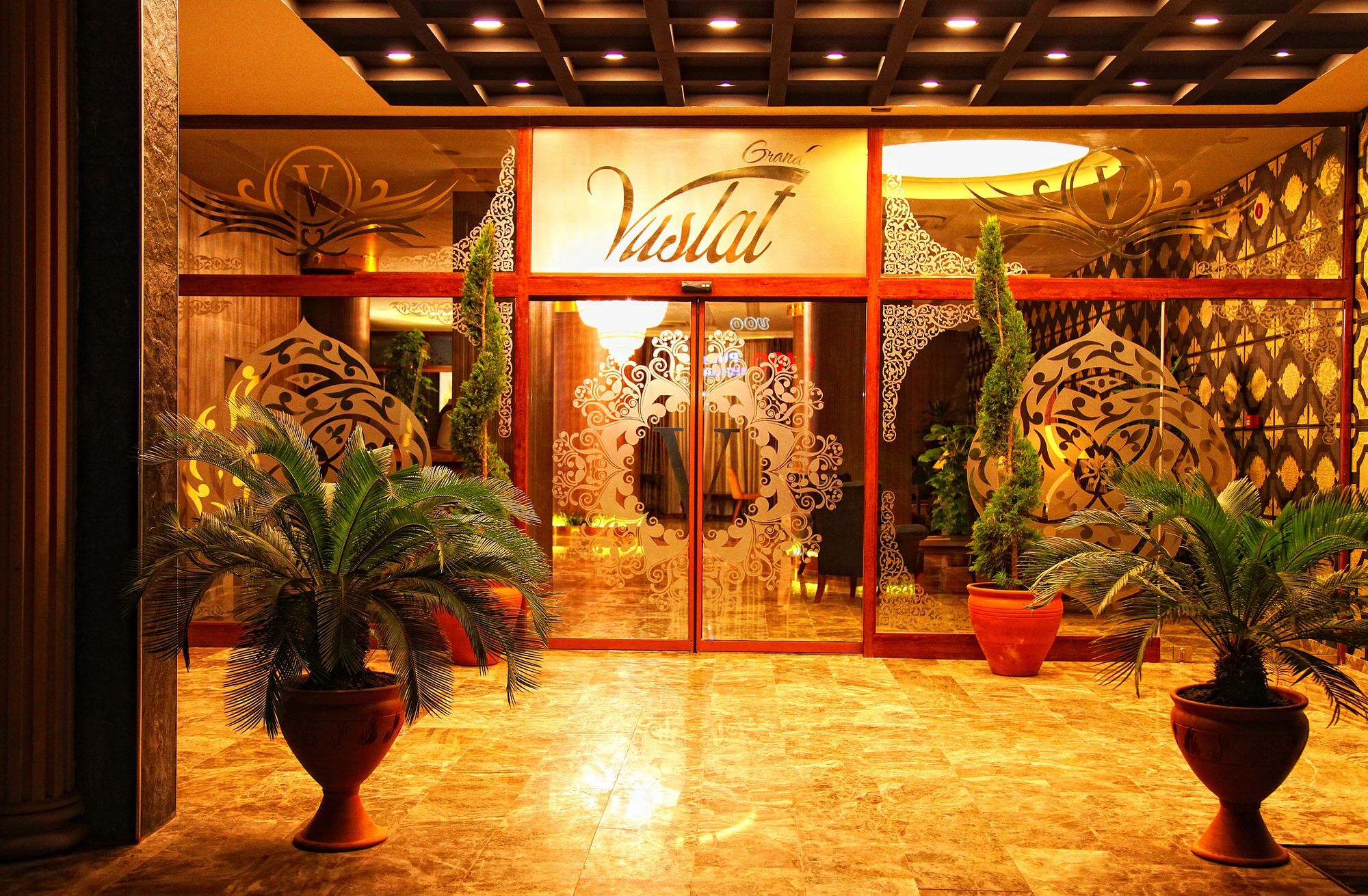 Hotel Grand Vuslat Trabzon Esterno foto